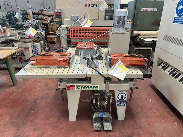 4PR652501-Caselli-Group-HYDRAULIC-CLAMP-WITH-FOLDING-BENCHES-CAMAM-SI3L (2).jpeg